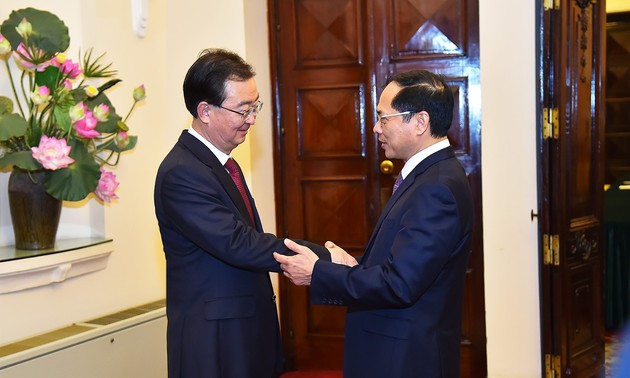 加强中国云南省与接壤越南地方的合作