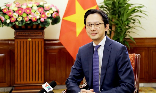 越南国家主席武文赏对老挝进行正式访问：为越老关系注入新动力