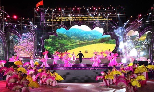 2023年河江省赫蒙族芦笙节：弘扬河江省少数民族同胞独特的文化价值
