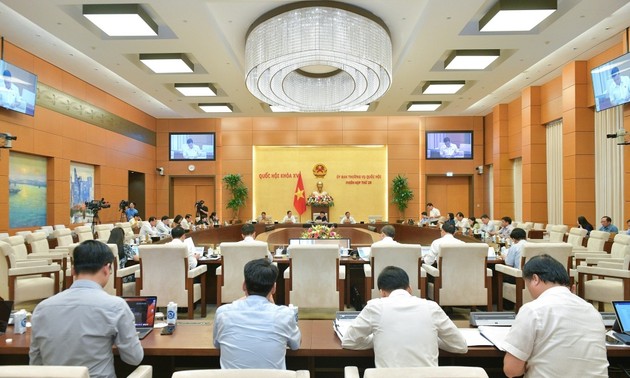 越南国会常务委员会第二十七次会议10月11日开幕