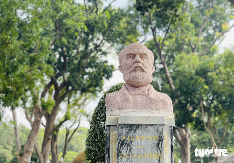 纪念胡志明市草禽园创始人让·巴蒂斯特·路易·皮埃尔诞辰190周年