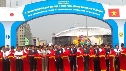 Vizepremierminister Nguyen Xuan Phuc eröffnet Gürtelstraße 3 in Hanoi