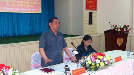 Überprüfung der Umsetzung der Parteibeschlüsse in Vinh Long