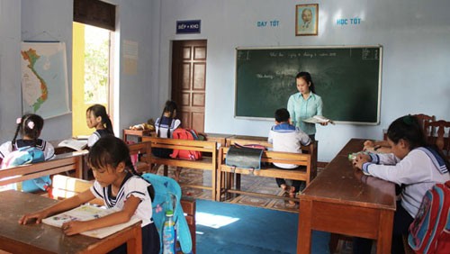 Bau einer Grundschule auf der Spratly-Insel Sinh Ton 
