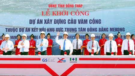 Premierminister Nguyen Tan Dung startet Bau der Brücke Vam Cong