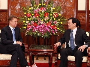 Staatspräsident Truong Tan Sang empfängt Präsidenten von Gasprom