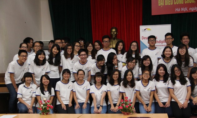 Verleihung des Deutschen Sprachdiploms an vietnamesische Schüler