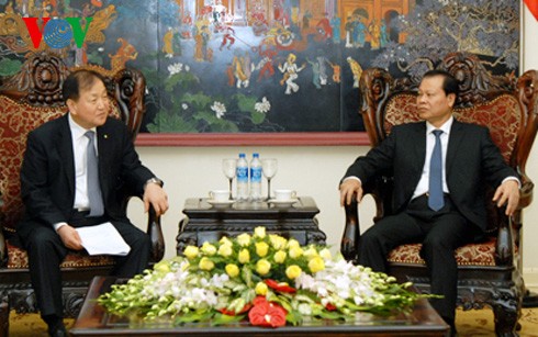 Vizepremierminister Vu Van Ninh empfängt Präsidenten der Landwirtschaft-Bank Südkoreas
