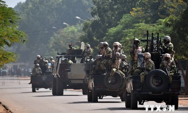 Burkina Faso: Armee regiert das Land nach blutigen Unruhen