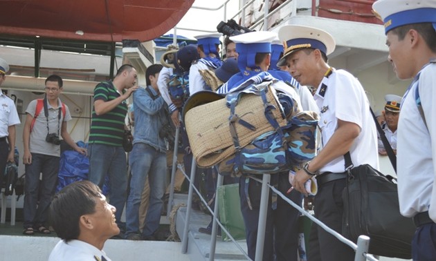 Start des Warentransports per Schiff auf Truong Sa