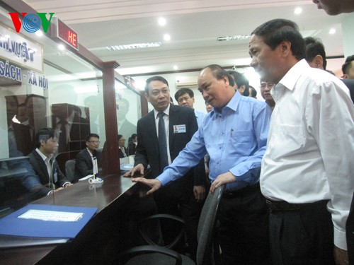 Vizepremierminister Nguyen Xuan Phuc trifft Vertreter der Stadtführung von Hai Phong
