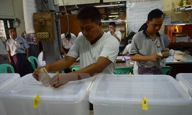 Bürger in Myanmar gehen zur Wahl