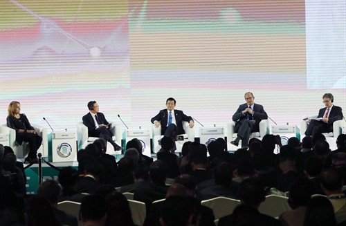 Aktivitäten des Staatspräsidenten Truong Tan Sang beim APEC-Gipfel