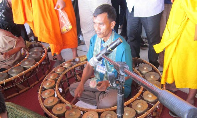 Die fünf Musikinstrumente der Volksgruppe der Khmer in Südvietnam 