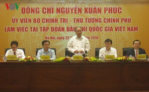 Premierminister Nguyen Xuan Phuc trifft Gremium des Staatsölkonzerns