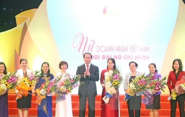Staatspräsident Tran Dai Quang trifft Unternehmerinnen