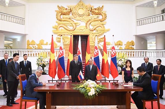 Slowakischer Premierminister Robert Fico besucht Vietnam