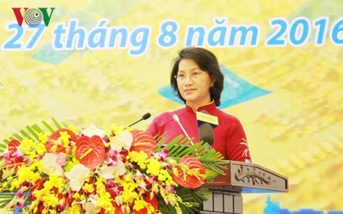 Parlamentspräsidentin Nguyen Thi Kim Ngan leitet Konferenz der hauptamtlichen Abgeordneten