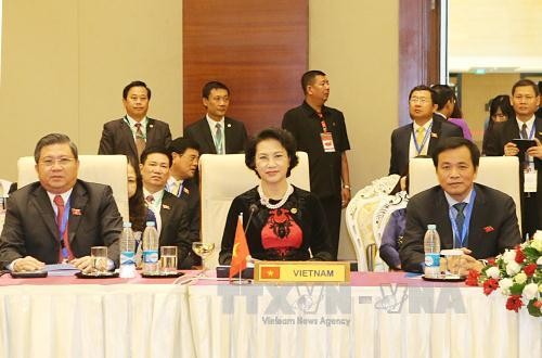 Parlamentspräsidentin Nguyen Thi Kim Ngan nimmt an AIPA-Sitzung in Myanmar teil