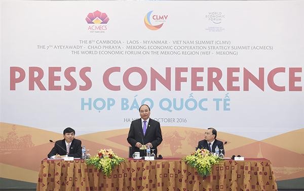 Vietnam bereitet sich auf aussichtsreiche Projekte vor, um multilaterale Beziehungen zu festigen