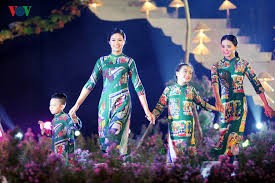Ao Dai-Festival Hanoi vermittelt kulturelle Botschaft 