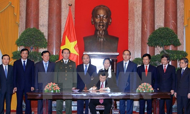 Wissenschaftsforum über 70-jährige vietnamesische Verfassung