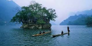 Der Ba Be-See, der größte Gebirgssee in Vietnam