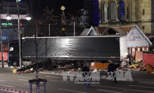 Deutschland ermittelt weiterhin nach mutmaßlichem Anschlag auf Weihnachtsmarkt in Berlin