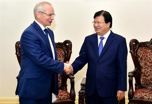 Vizepremierminister Trinh Dinh Dung empfängt Premierminister der russischen Republik Baschkortostan