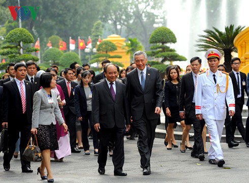 Singapurs Premierminister Lee Hsien Loong beendet seinen Besuch in Vietnam