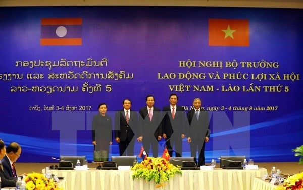Вьетнам и Лаос активизируют сотрудничество в сфере труда и социального обеспечения