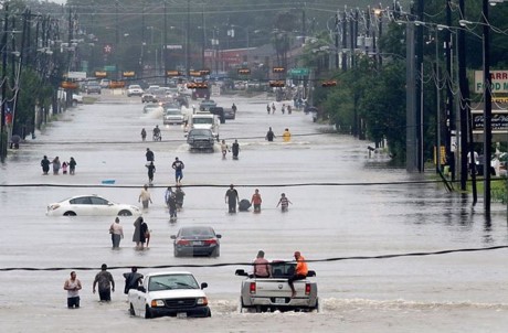 USA: 12.000 Helfer gegen Taifun Harvey