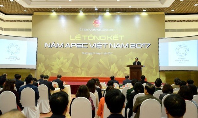 Staatspräsident Tran Dai Quang nimmt an APEC-Bewertungskonferenz teil
