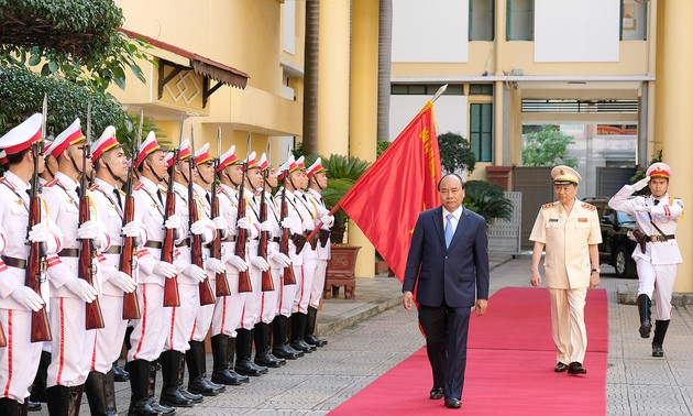 Sechs Lehren von Präsident Ho Chi Minh an die Volkspolizei sind Wegweiser für sie