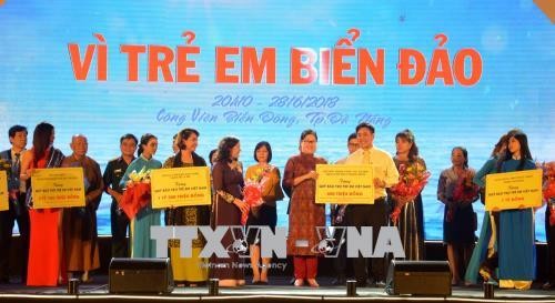 Vizestaatspräsidentin Dang Thi Ngoc Thinh nimmt an Gala “Für Kinder auf der Insel” teil