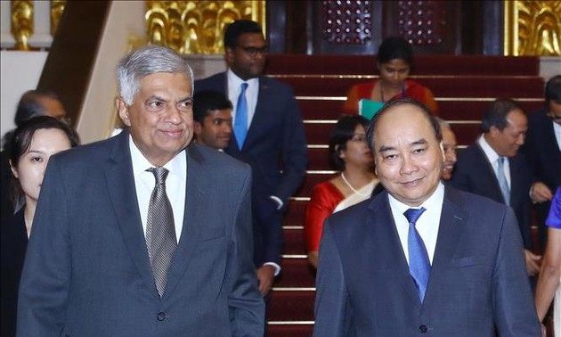 Premierminister Nguyen Xuan Phuc empfängt Amtskollegen aus Sri Lanka