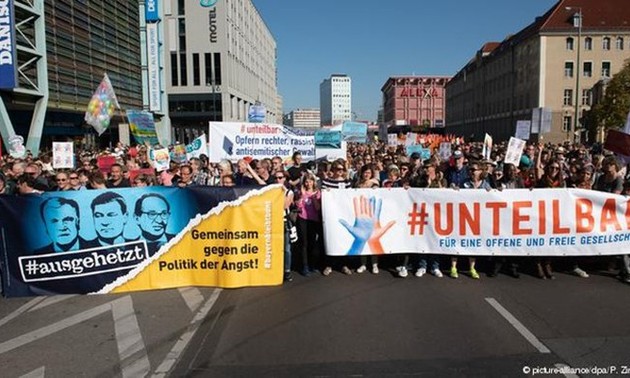 Kundgebung gegen den Apartheid in Berlin