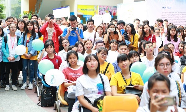 Studenten der Hoch- und Fachschulen nehmen am Festival der koreanischen Schrift 2018 teil