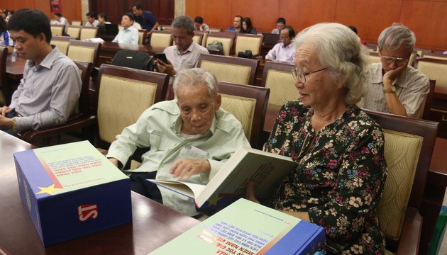 Premiere der Bücher über Befreiungsfront in Südvietnam