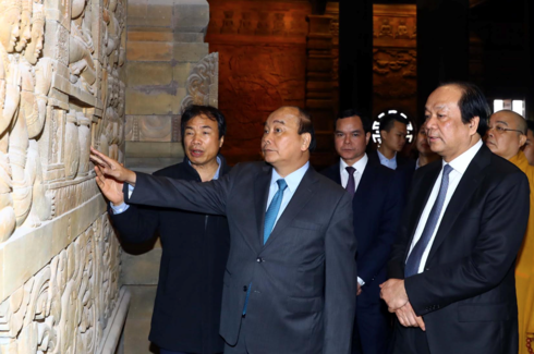 Premierminister Nguyen Xuan Phuc überprüft Vorbereitung auf Vesak 2019