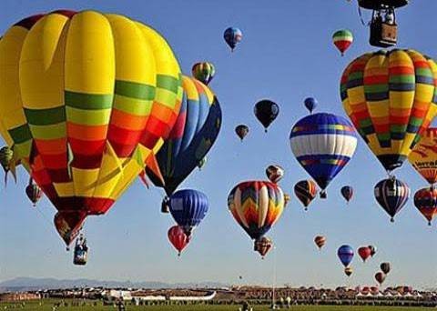 Eröffnung des Festivals mit Luftballons in Hue
