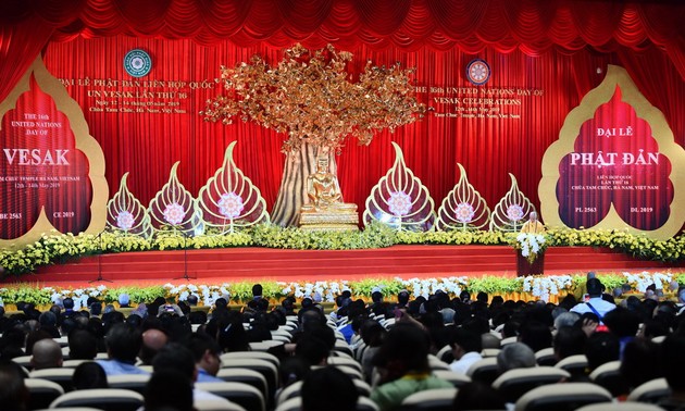 Premierminister Nguyen Xuan Phuc: Vesakh 2019 bestätigt Rolle Vietnams auf der Welt