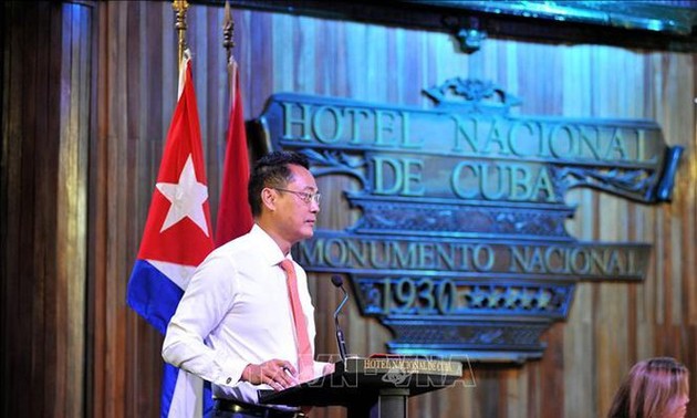 Vietnamesische Unternehmer besuchen Kuba