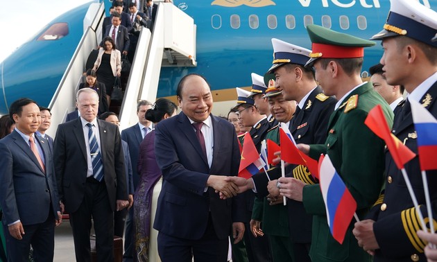Premierminister Nguyen Xuan Phuc ist in der russischen Stadt Sankt Petersburg angekommen