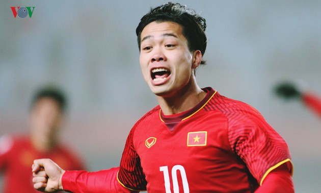 Cong Phuong bereitet sich auf Probe-Training beim FC Paris vor