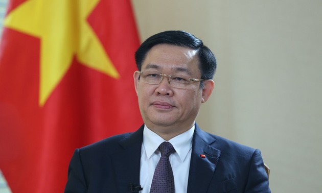 Vizepremierminister Vuong Dinh Hue besucht Myanmar und Südkorea