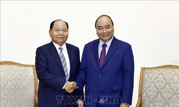 Premierminister Nguyen Xuan Phuc empfängt laotischen Innenminister