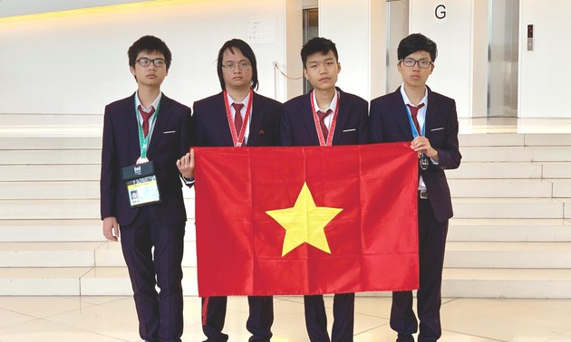 Vietnamesische Schüler erzielen zwei Goldmedaillen bei internationalen olympischen Wettbewerben in Informatik