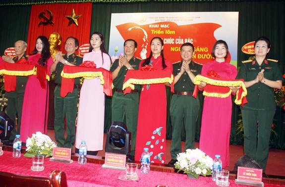 Eröffnung der Ausstellung “Ho Chi Minhs Testament – eine Quelle, die den Weg beleuchtet”