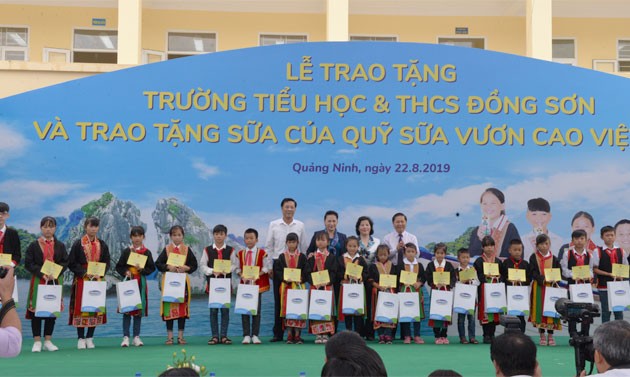 Parlamentspräsidentin Nguyen Thi Kim Ngan startet Dienstreise nach Quang Ninh